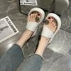 Модные уличные тапочки женские лето 2025 новинка корейская версия закрытый носок большая металлическая пряжка толстая подошва пляжные крутые тапочки женские