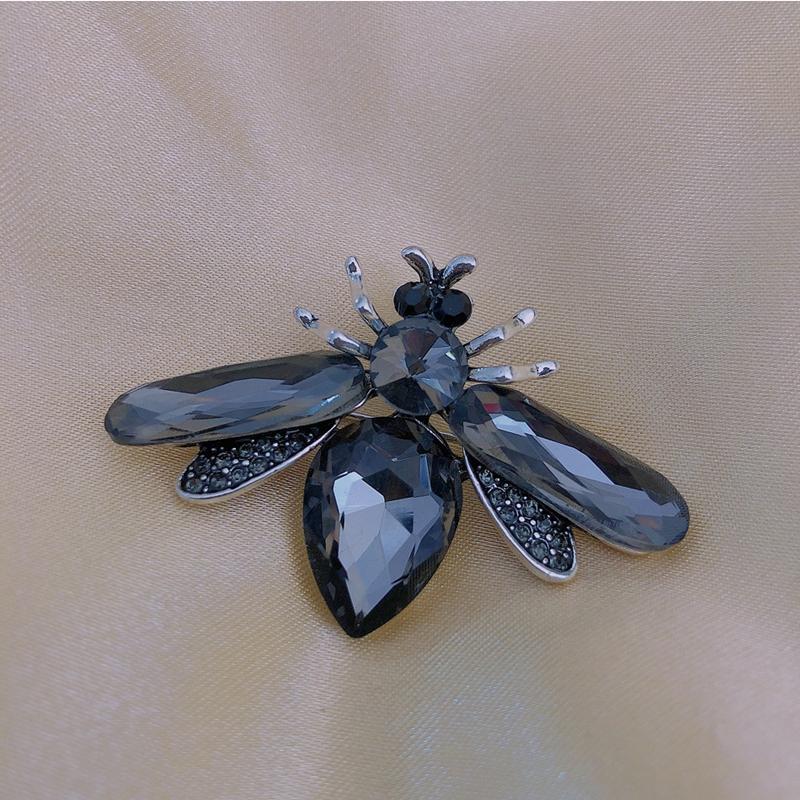 Cute Big Champagne Bee Brooches Delicate Insect Brooch For Women Pins Party Jewelry Gifts