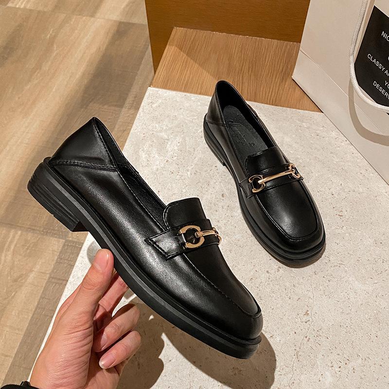 Маленькие кожаные туфли женские осенние новые лоферы на платформе с пряжкой в виде лошади женские туфли одинарные большого размера женская обувь одна