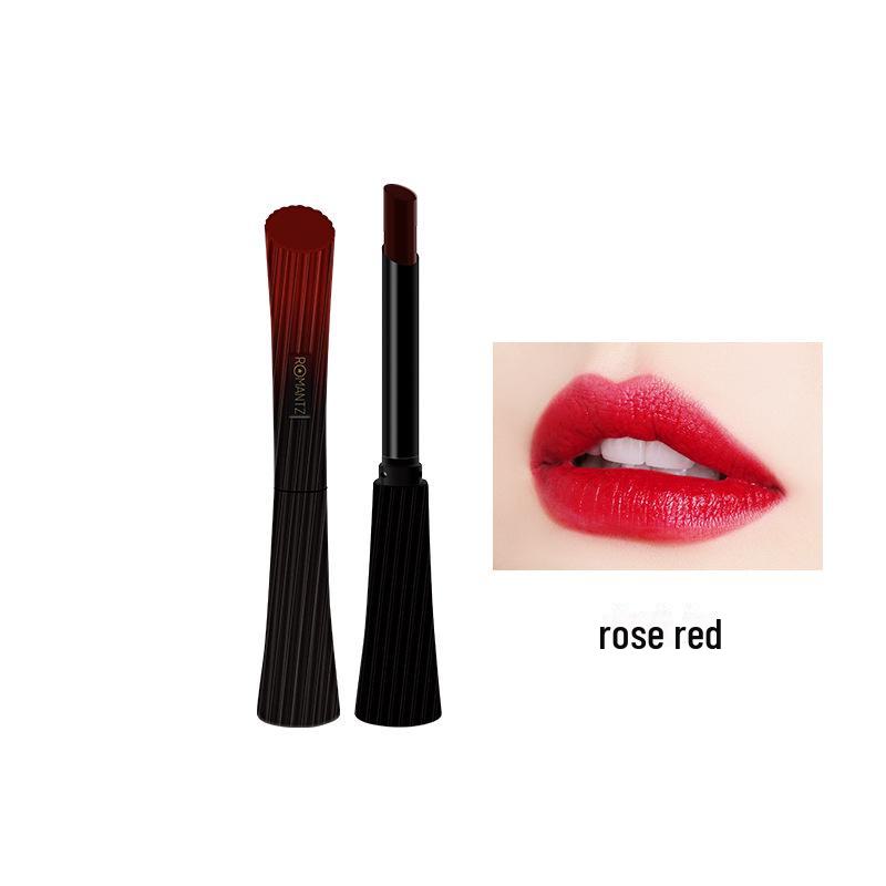 Губная помада Romantz/Yamizi Genuine Rose Black — стойкая, не выцветает, не оставляет пятен.