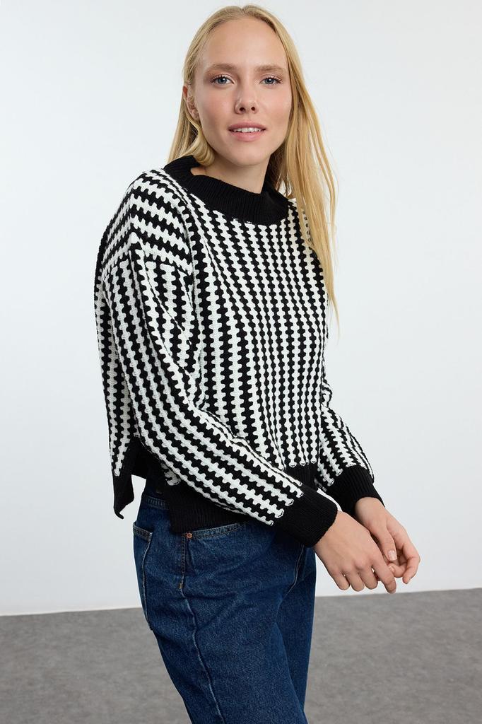 Women's Elegance Style Sweater Black Basic Striped Knitwear Sweater