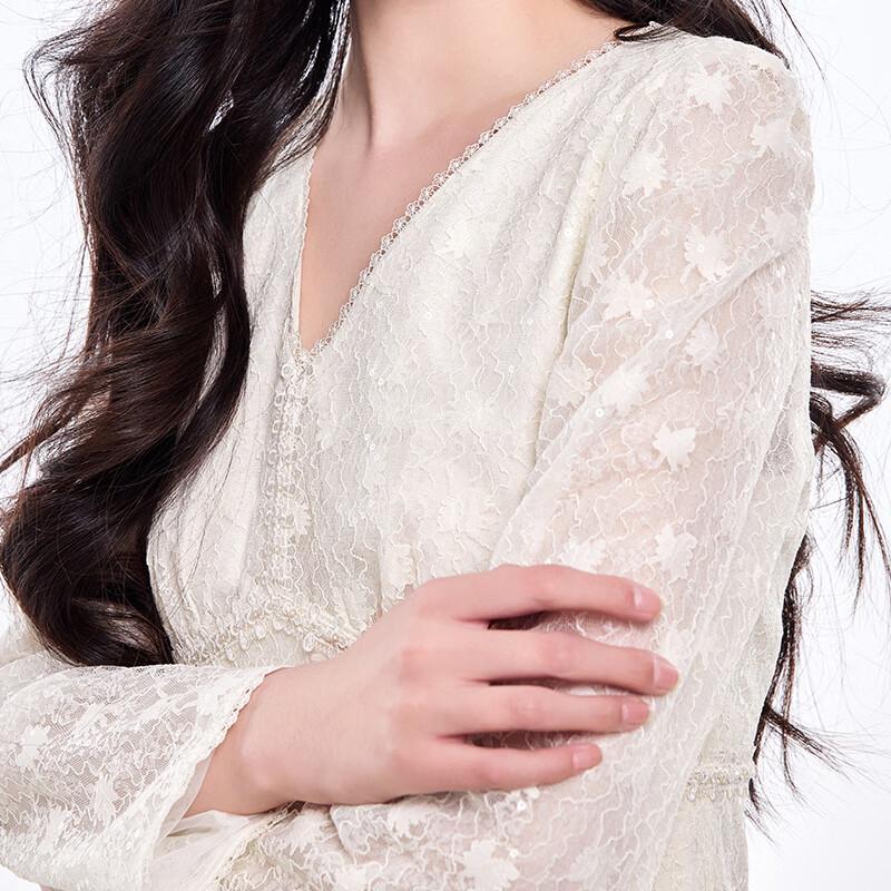 Qiu Shui Yi Ren Элегантное кружевное платье с V-образным вырезом для делового стиля