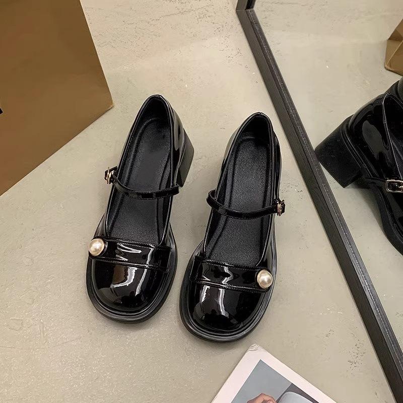 Женские туфли-лодочки на платформе 2024 года, новые женские туфли Мэри Джейн, толстый каблук, пряжка, ремешок, жемчужные босоножки, лакированная кожа, Zapatos Mujer