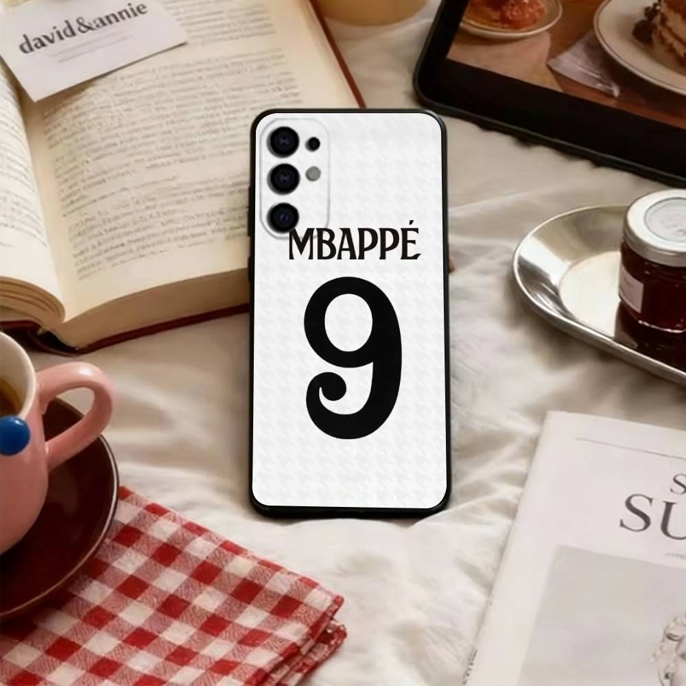 Чехол для телефона Samsung S25, S24, S21, S22, S23, S30, Ultra, S20, Plus, Fe с изображением Килиана Мбаппе, мягкий черный.