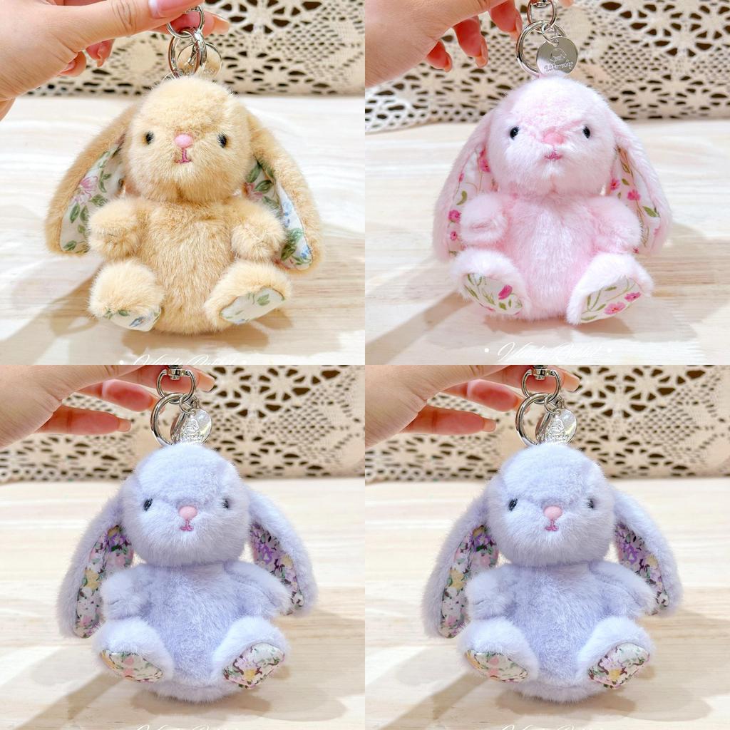 Плюшевая брелок-заяц сидящий с вышитыми цветами для милого коллекционного подарка