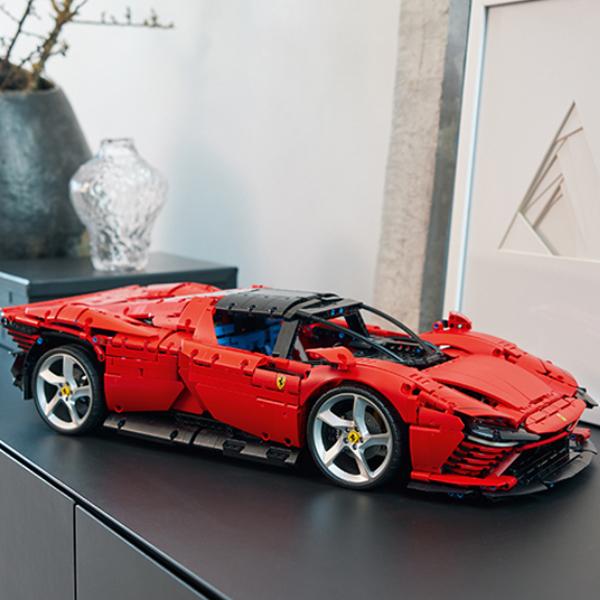 LEGO Technic Ferrari Daytona SP3 Конструктор 3778 деталей 42143
