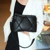 Модная женская сумка Черная маленькая квадратная сумка Большая вместимость На плечо Сумка-мессенджер