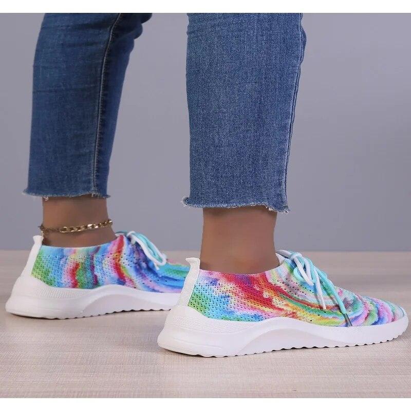 Женские кроссовки 2024, весенние новые смешанные цвета, эластичная ткань, женская повседневная вулканизированная обувь на шнуровке, 43 спортивная обувь большого размера