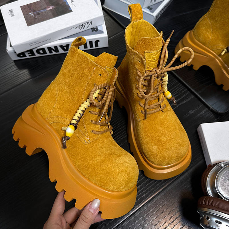 Европейские мартинсы на толстой подошве с увеличением роста женские 2025 осень новые универсальные с большим носком на шнуровке маленькие ботинки-локомотивы короткие ботинки