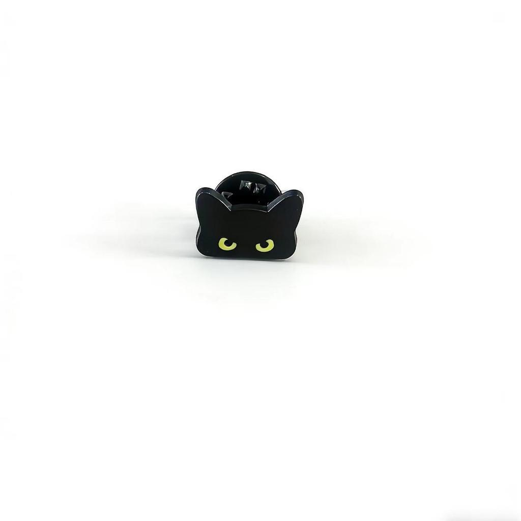 Creative Black Cat Metal Badge: Cute Eyes Design for Trendy Clothing and Backpack Decoration
