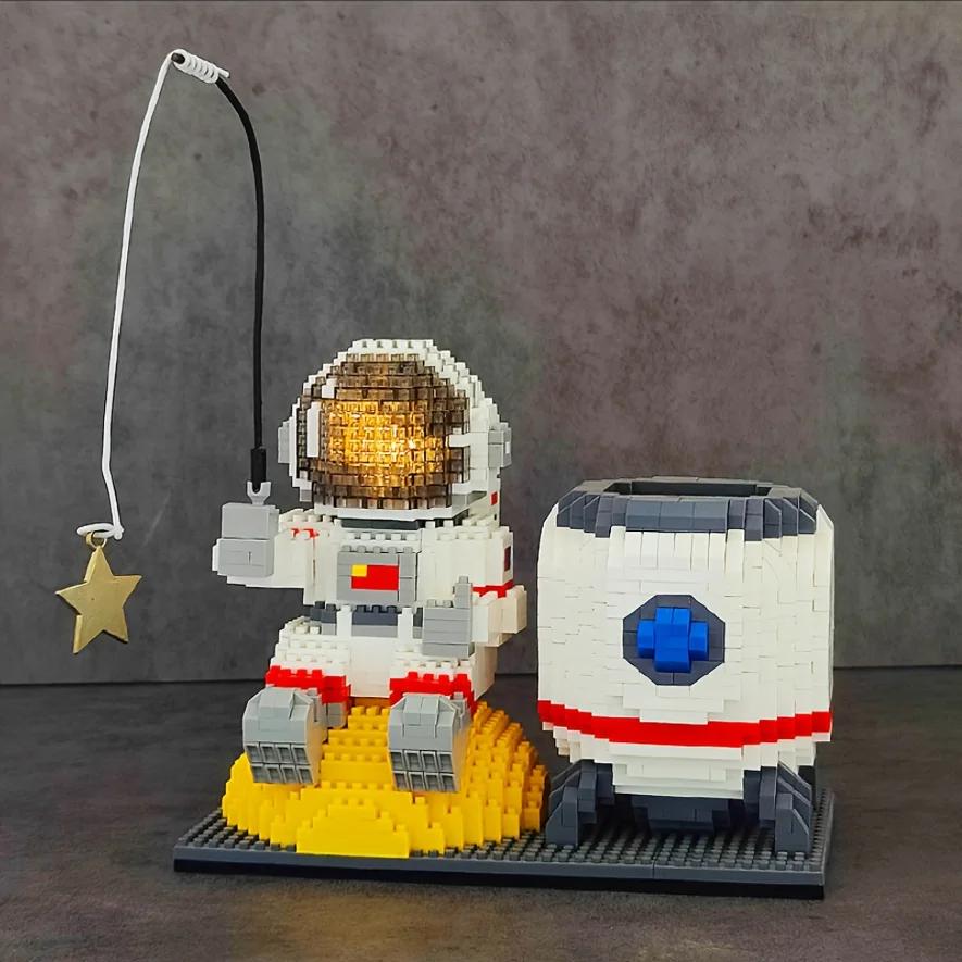 1588 шт. Астронавт Блок Астронавт Настольный Органайзер Держатель для Ручек Блок Коллекция