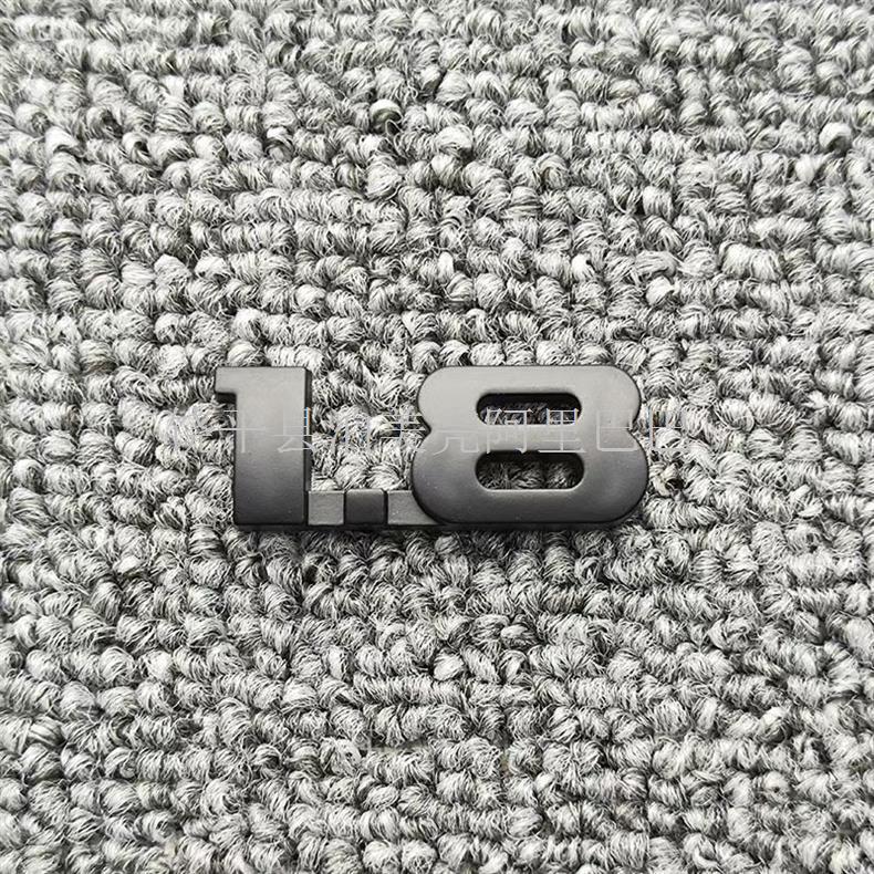 Эмблема '1.8 i-VTEC' на боковое крыло Civic 8-го/9-го поколения, матово-черная