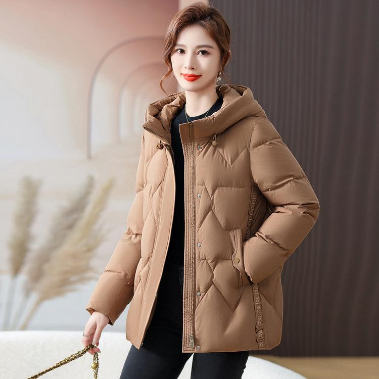 Пуховик для мамы среднего возраста Зимняя одежда Новая модная Молодящая Маленький топ Куртка для женщин среднего и пожилого возраста на осень и зиму