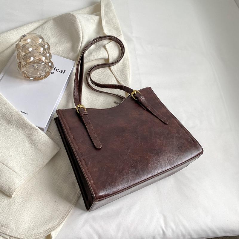 Сумка большой вместимости женская осенне-зимняя новая ретро универсальная простая на плечо сумка-тоут