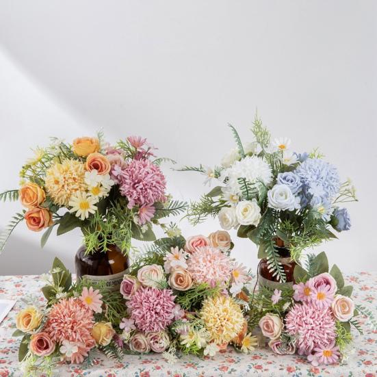 Практичный искусственный букет без полива. Яркий цвет создает атмосферу.