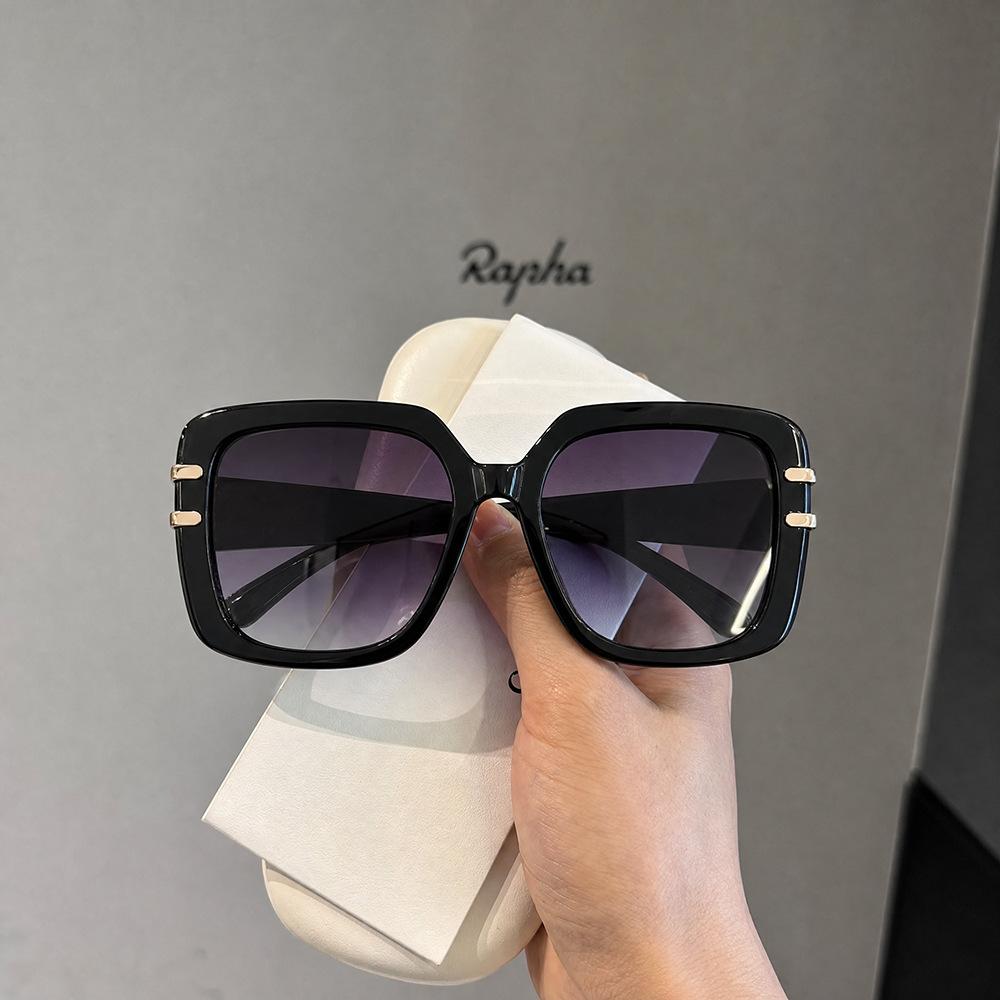 Fashion trend women's small fragrant style large frame thin sunglasses advanced sense UV protection retro plaid sunglasses