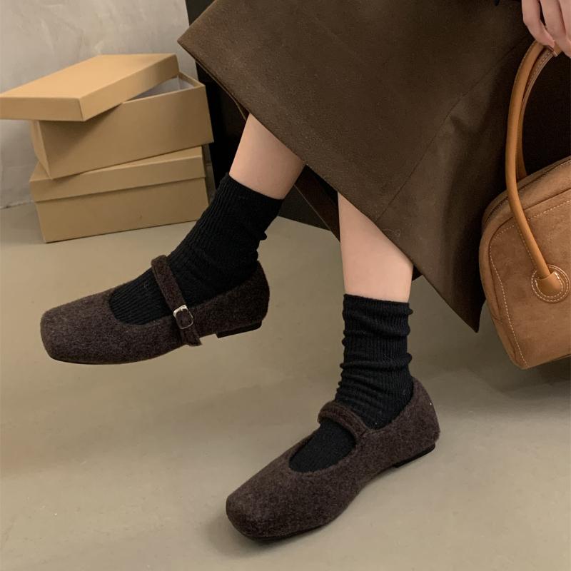 Модные французские туфли в стиле ретро 2024 года, новая верхняя одежда на осень/зиму, женская обувь на плоской подошве и простая вулканизированная обувь для женщин Zapatos Mujer