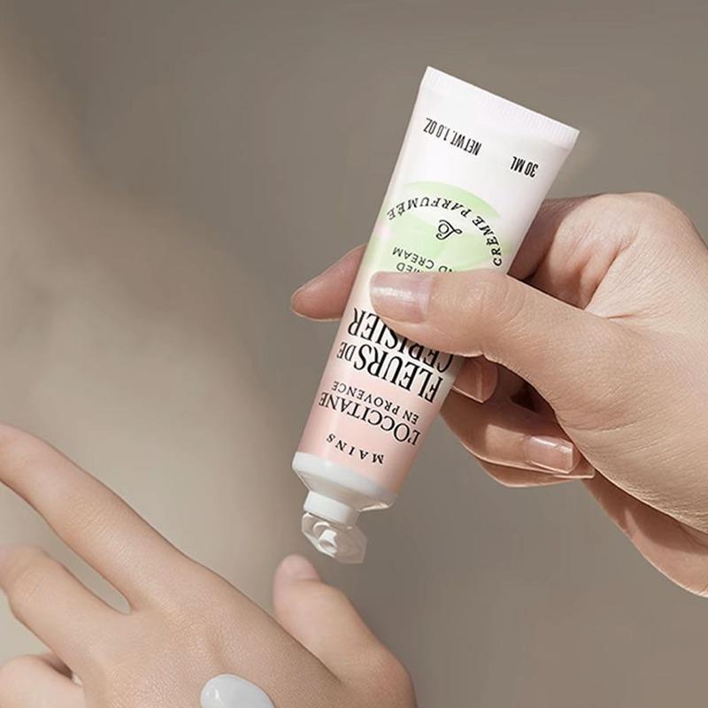 L'OCCITANE Набор для рук и губ 'Цветущая вишня' Ароматический Увлажняющий Эффект 4.5г 2 Набора для тела Набор для губ *2 Набор 30мл 50г