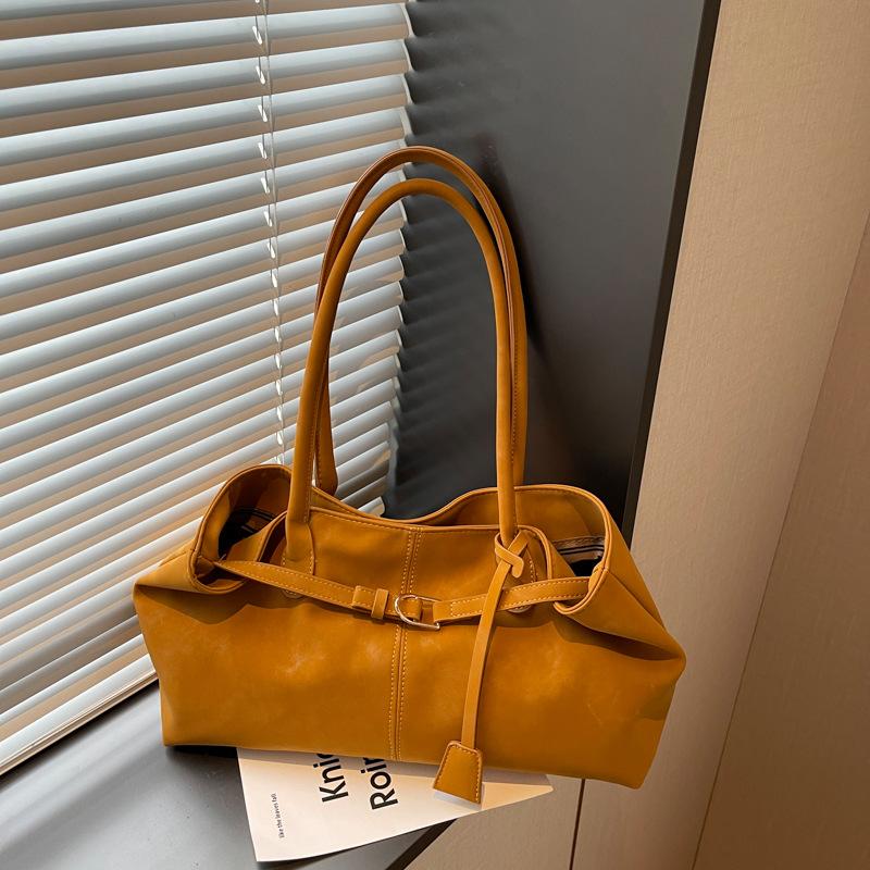 New niche design tote bag women's 2026 autumn new sense of commuting to work shoulder messenger bag