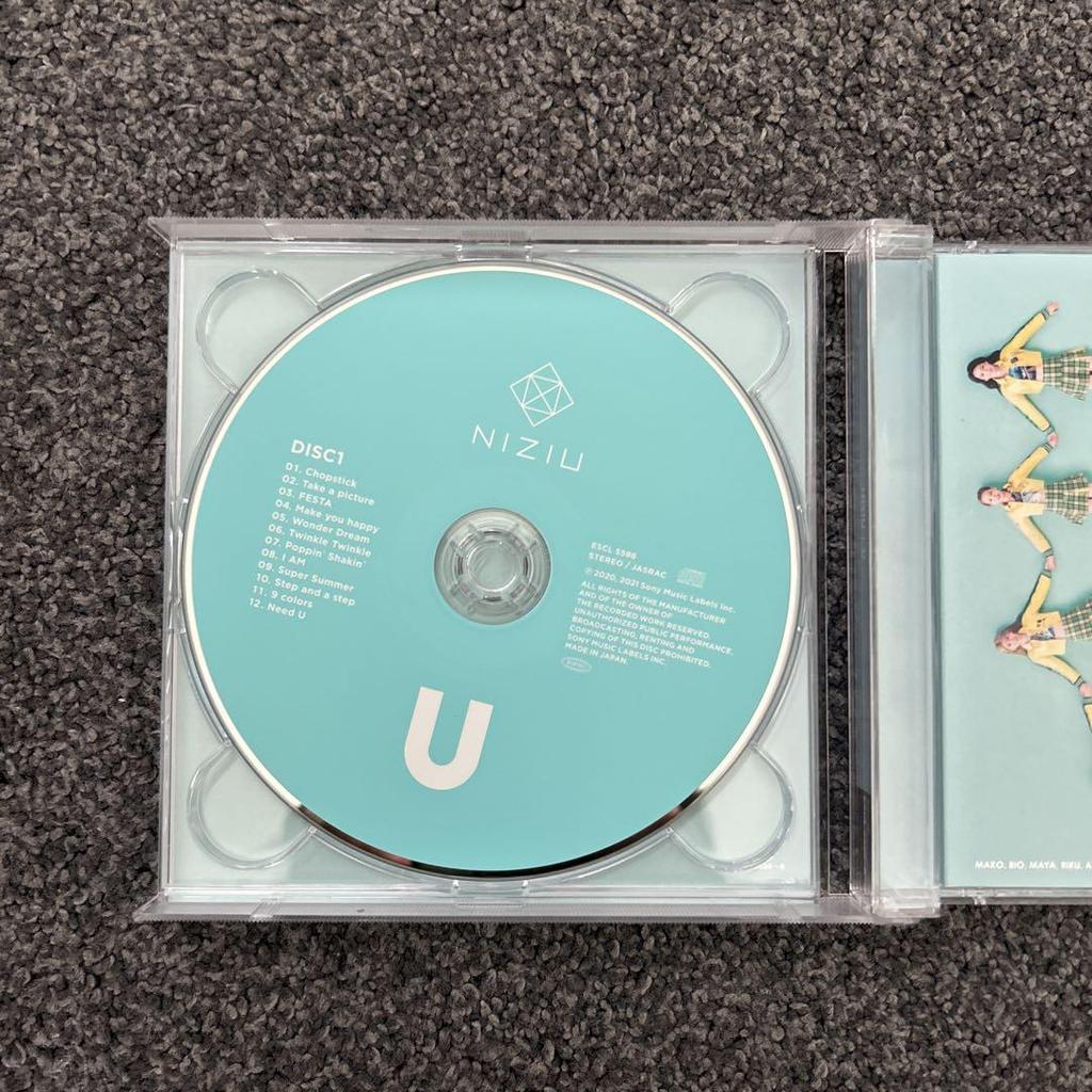 [USED] U NiziU Album