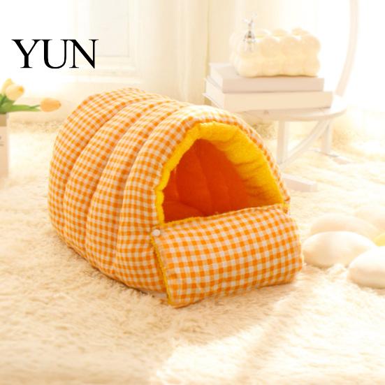 Non-slip Bottom Cat Hideaway Plush Cave Bed, Warm Enclosed Bed with Anti-slip Bottom, Cozy Indoor Hideaway, Washable Pet Tent for Cats Hiding Sleeping