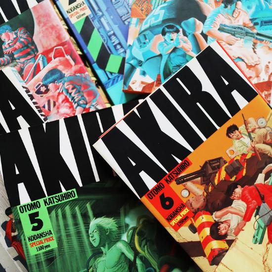 Футболка AKIRA Limited Edition〈Медведь〉 – Из выставки cel-арта Кацухиро Отомо «AKIRA» / EREWAJAPAN Co.,Ltd.