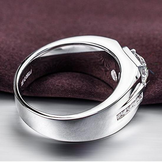 Men's Domineering Fashion Moissanite Ring: Simulated Diamond & 925 White Gold Plated