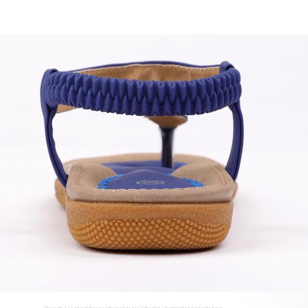 Женские сандалии на плоской подошве