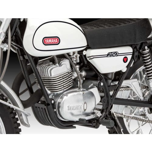 German Revell 1/12 Yamaha 250 DT-1 Plastic Model Kit 07941