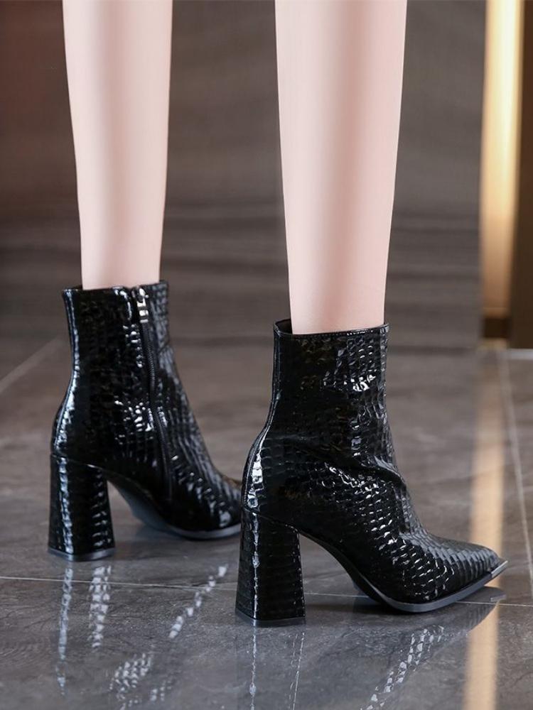 Короткие туфли для женщин, сексуальные женские ботильоны, байкерские ботинки с острым носком, белые ботинки в корейском стиле, рекламное предложение в готическом стиле