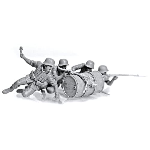 Master Box 1/35 Scale German Infantry Battle Scene (5 Figures) Eastern Front Series No. 1 Plastic Model Kit MB35102
