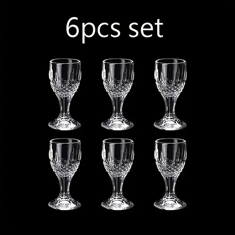 Small glass cup set suitable for Scotch whiskey, bourbon, tequila, brandy, vodka, and Christmas-themed outdoor swimming pools, beach trips, camping,