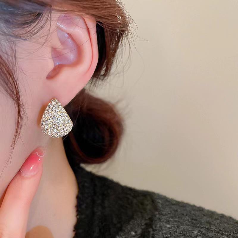 Современные высококачественные серьги-капли с блестящими бриллиантами 2025 года для женщин — роскошный, универсальный модный аксессуар