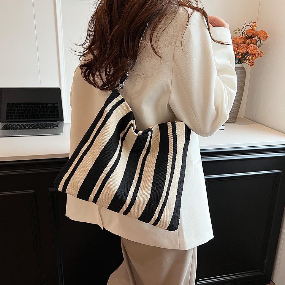 1 Piece Large Capacity Chain Bucket Bag Fashion Work Stripe Commuter Bag Shoulder Women's Bag