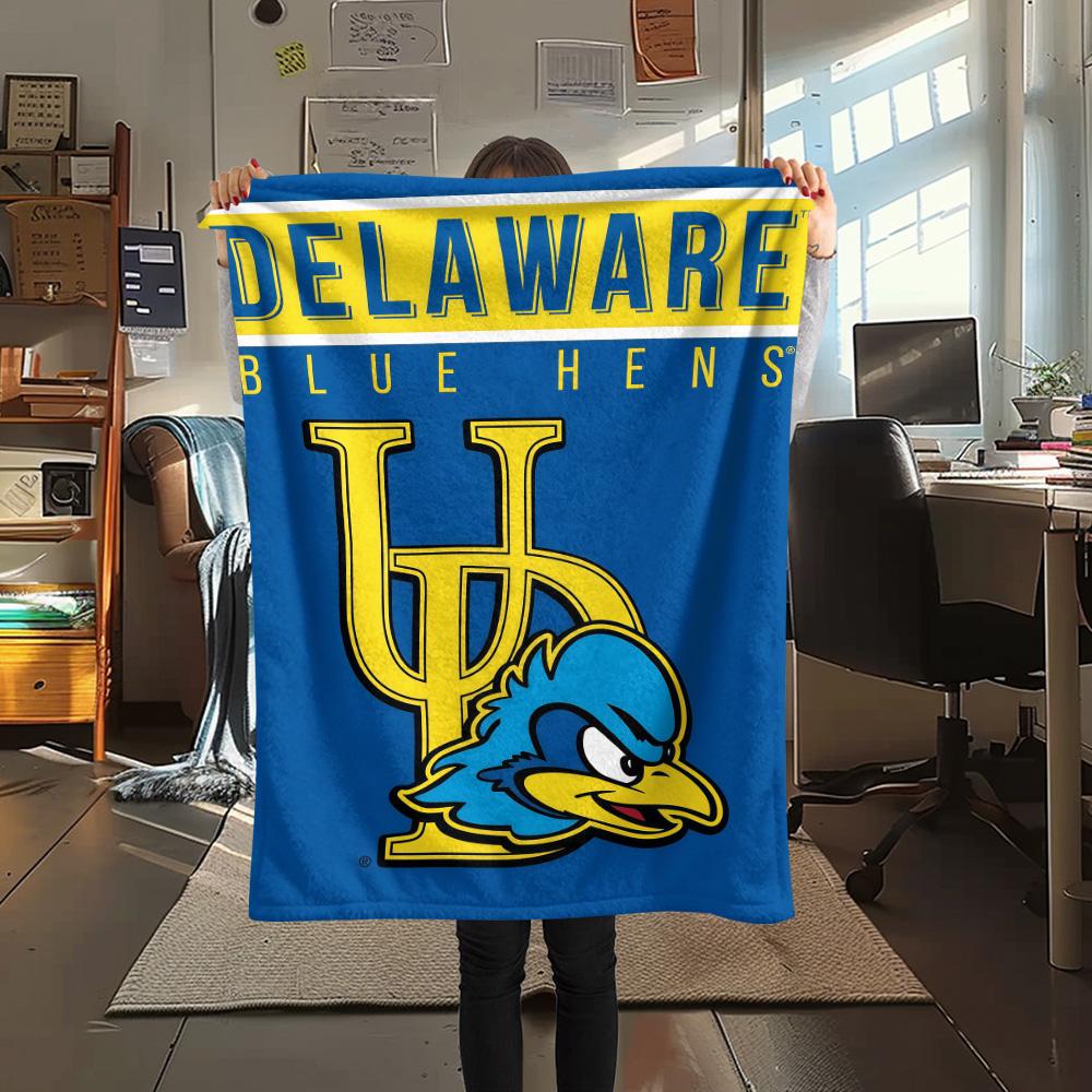 Delaware Fightin' Blue Hens Print Flannel Blanket High Quality Warm Comfortable Cover for All Seasons Perfect for Gifts Home Decor
