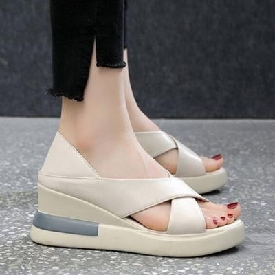 Летние босоножки на танкетке и платформе, женские модные пляжные сандалии с ажурной подошвой и толстой подошвой 6,5 см, женская обувь 2024 года, новые сандалии