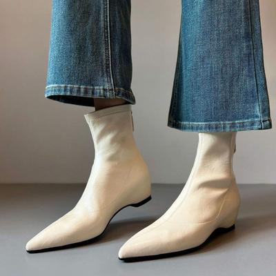 Французские остроносые короткие ботинки женские 2025 осень новая красивая темпераментная танкетка модные повседневные короткие ботинки Мартин