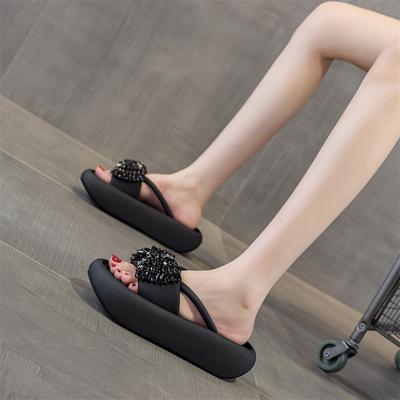 Взрывная толстая подошва верхняя одежда дышащие прохладные тапочки женские 2025 новые повседневные увеличивающие рост бант высококлассные сандалии со стразами