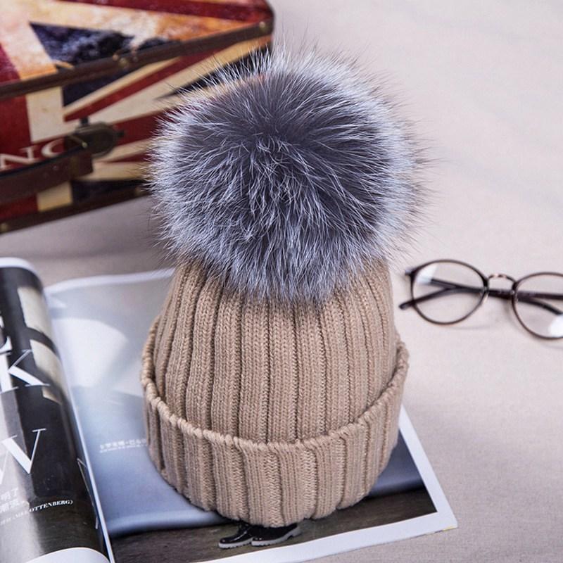 Thicken Stripe Girl Pompom Hat Keep Warm Fashion New Outdoor Solid Color Fake Fur Casual Women Beanie Winter Hat