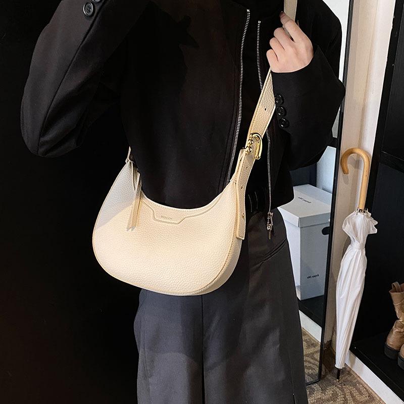 Korean version of fashion underarm bag women's bag 2025 new simple crescent bag versatile shoulder bag crossbody bag