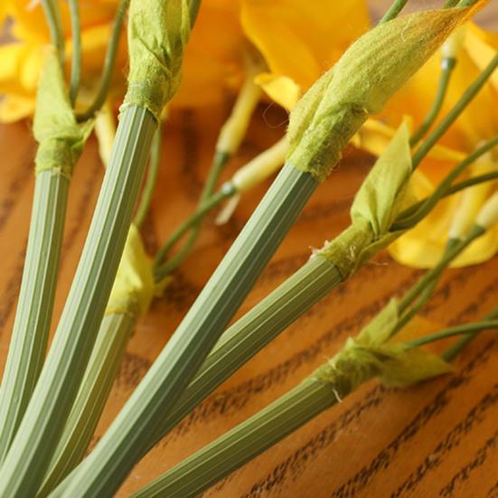 Необычный искусственный цветок без увядания яркий цвет своими руками