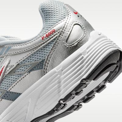 Детские кроссовки Nike P-6000 Металлический серебристый Спортивный красный (GS) Металлический серебристый/матовый серебристый/холодный серый/спортивный красный