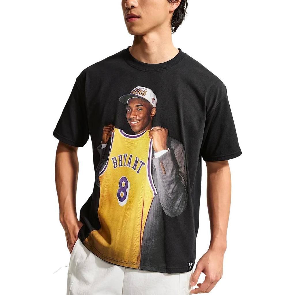 Nike Мужская футболка с графическим принтом Kobe Draft Pack, свободный крой, круглый вырез, короткий рукав, быстросохнущая, топ IF4960-010