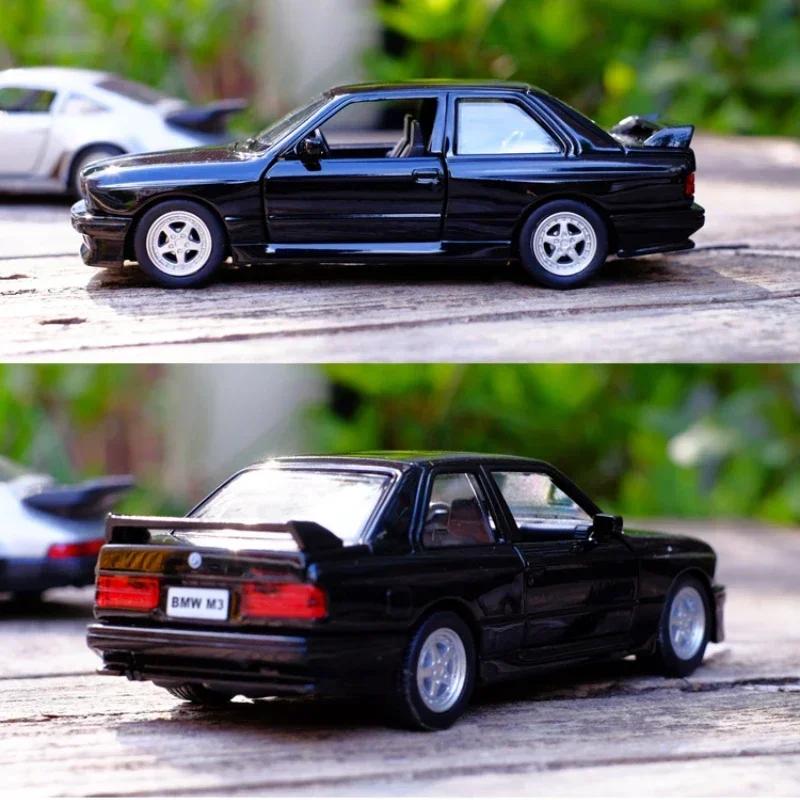 Масштаб 1/36 BMW M3 1987 Игрушечные модели машинок Литые литые двери открываются и откидываются назад Ретро-модели машин для детей Подарочная коллекция для мальчиков