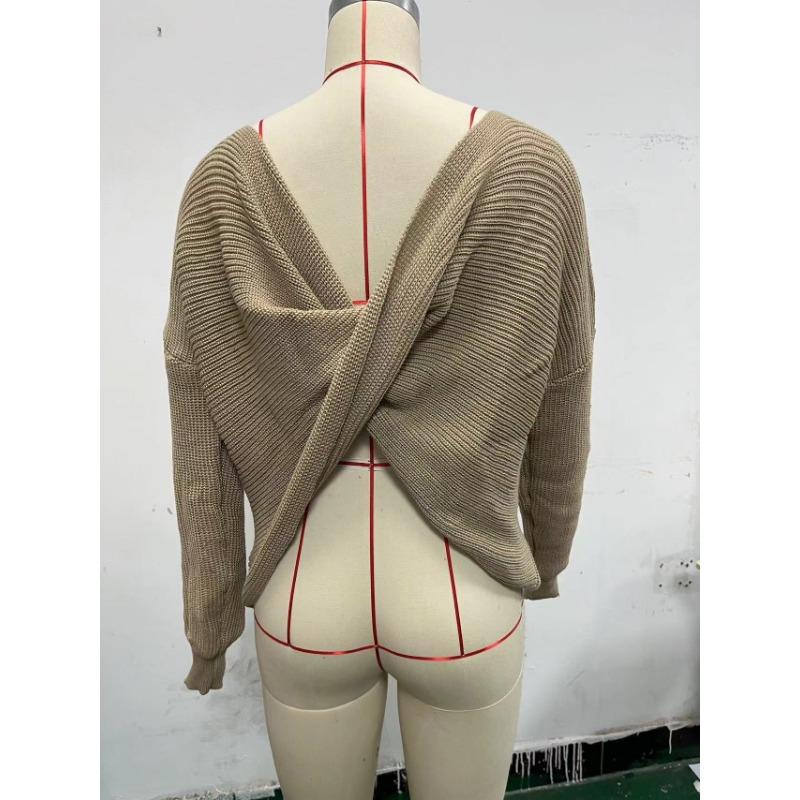 Осенне-зимний женский трикотаж. Свитер с длинными рукавами.