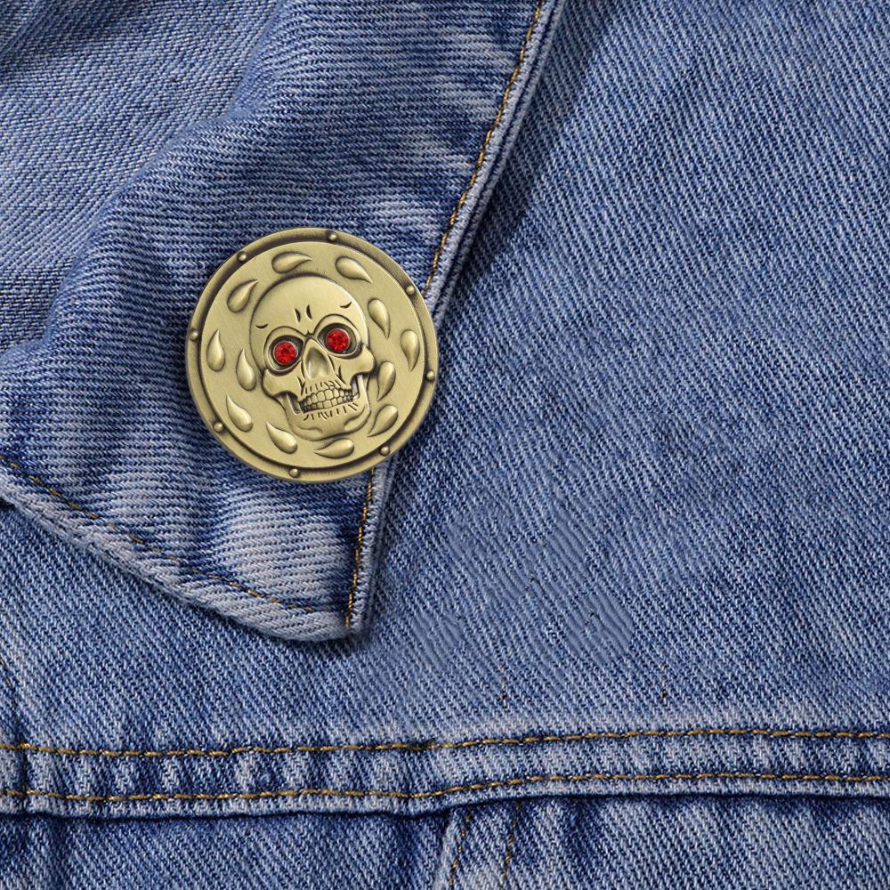 Dungeons & Dragons Baldur's Gate Bhaal Ruby Eye Skull Lapel Pin