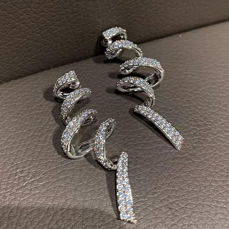 Fashion Rhinestone Spiral Drop Earrings for Women Geometric Twist Ribbon Earring Daily Wear Party Statement Jewelry