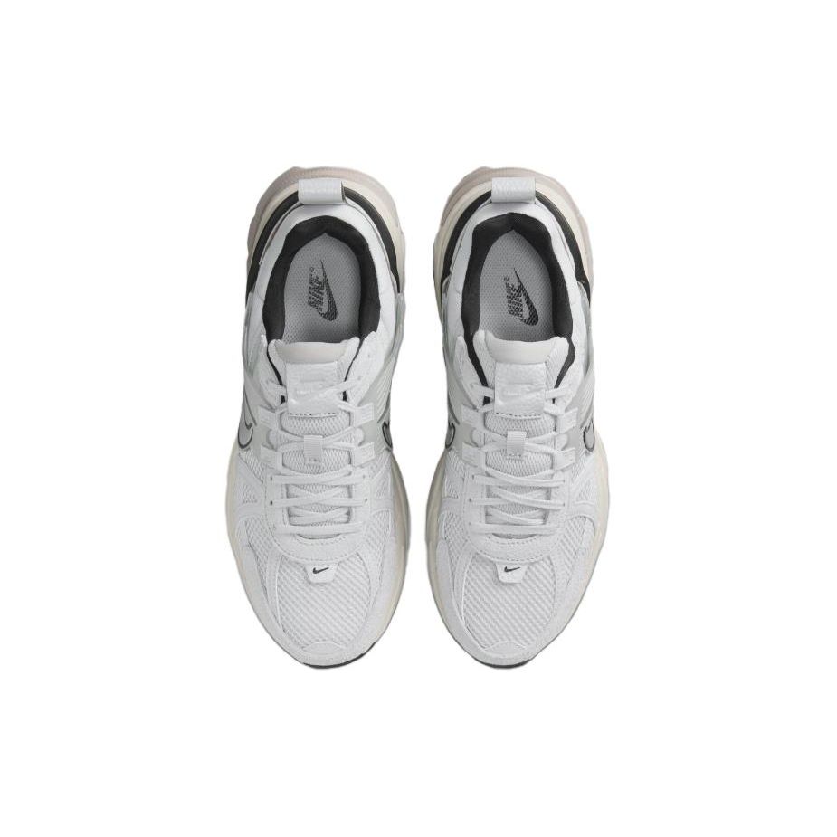 Nike Женские кроссовки V2K Run Pure Platinum Chrome Серый платиновый оттенок Light-Bone FN6703-002