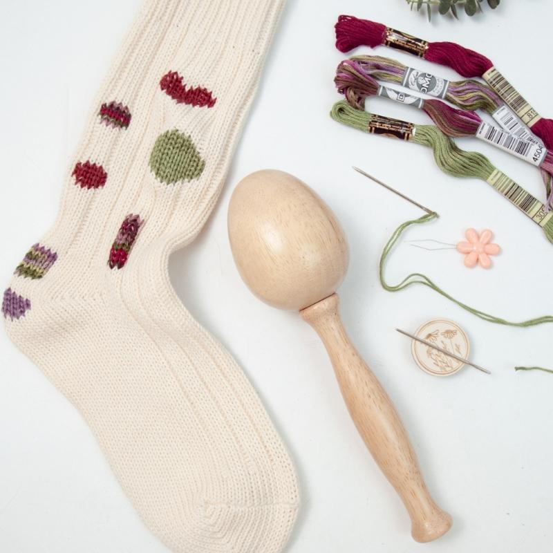 Darning Egg Wood Sewing Tool and Thread Needle Kits Patch Holes Repair for Socks Hats Pant Sweaters DIY Crafts