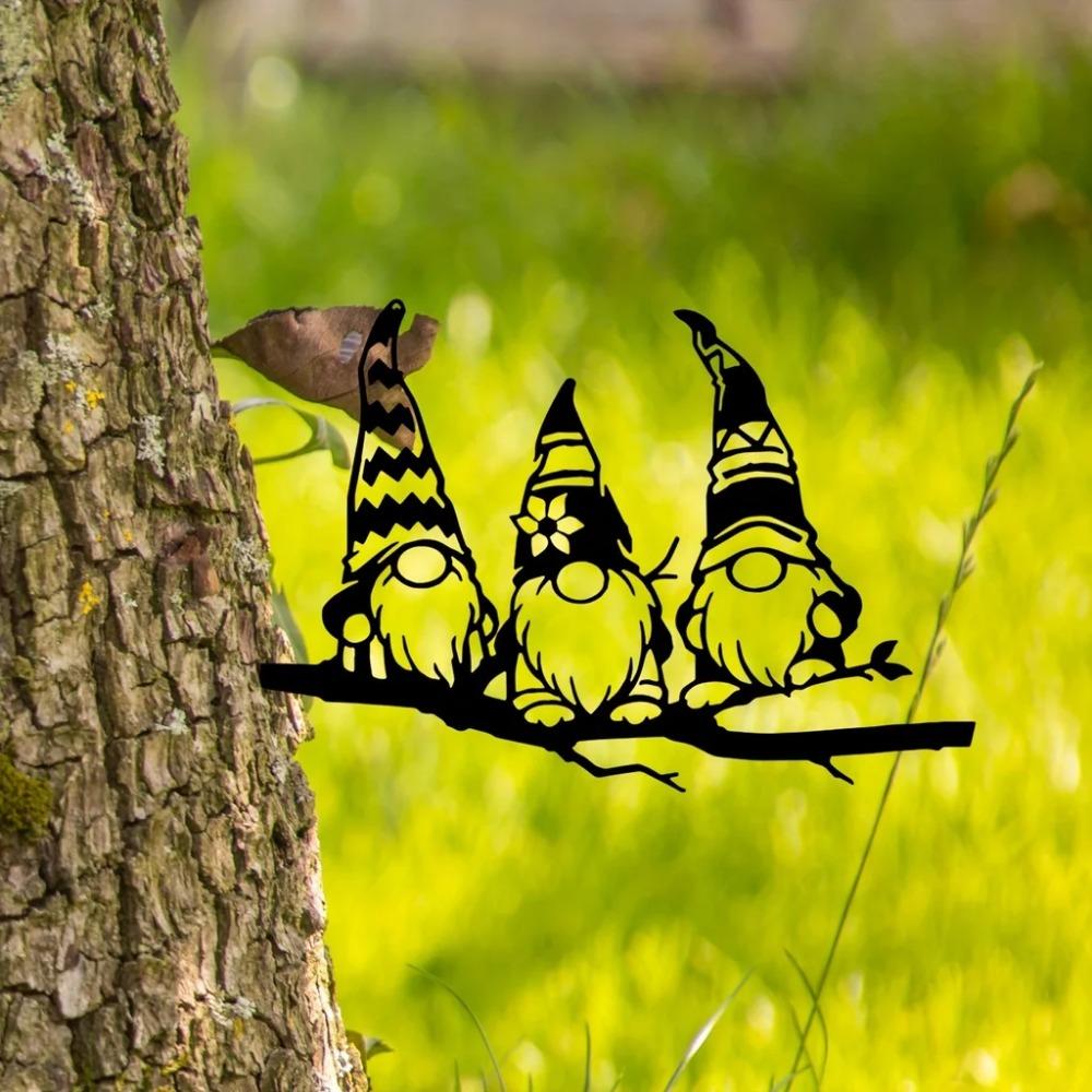 Metal Branch with 3 Gnomes Stake – Charming Yard Decor, Garden Tree Art, Outdoor Backyard Decoration, Perfect Garden Gift